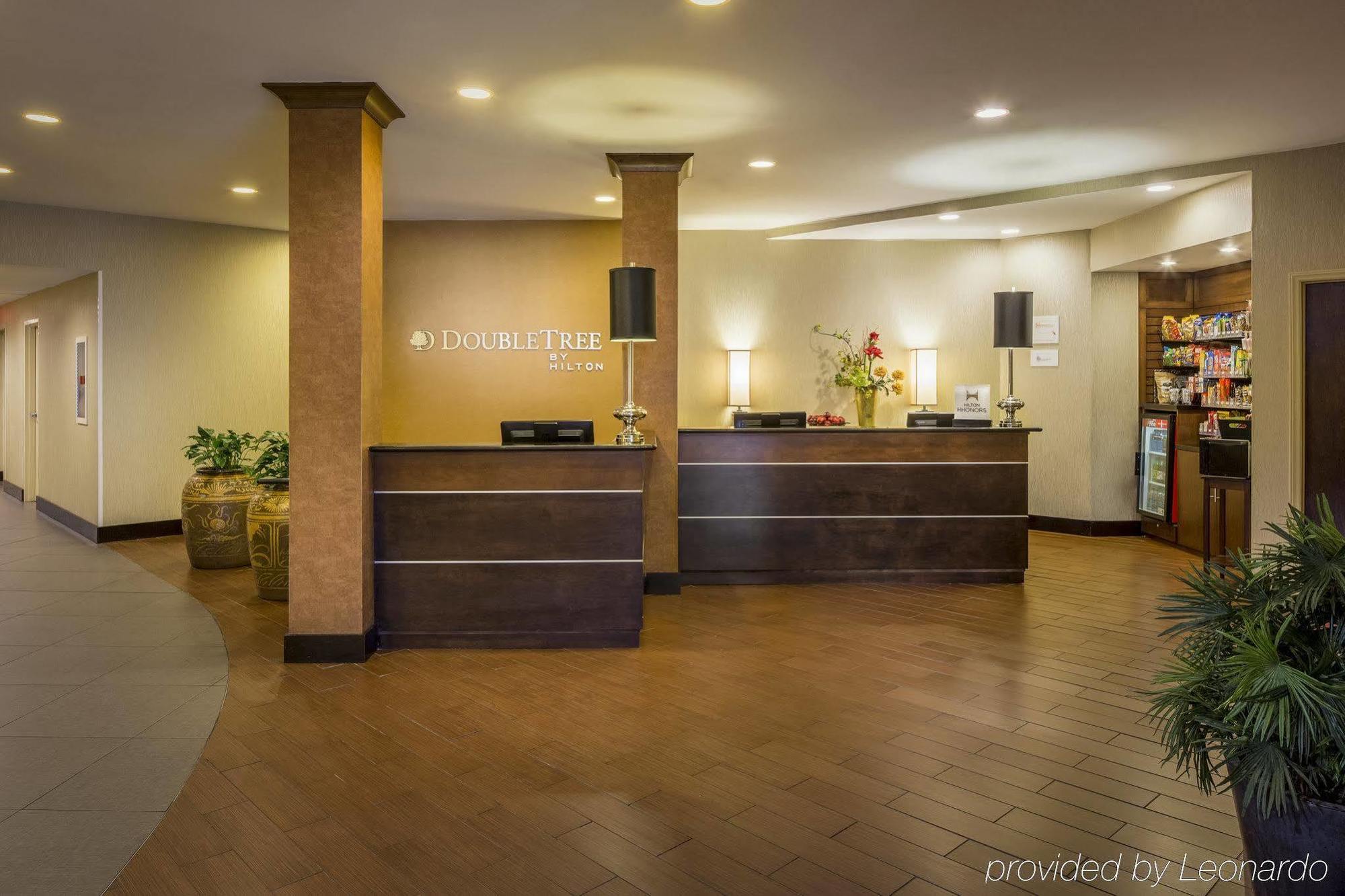 Doubletree By Hilton Hotel Raleigh - Brownstone - University Экстерьер фото