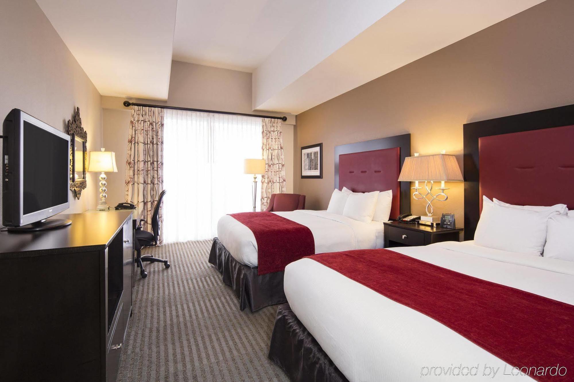 Doubletree By Hilton Hotel Raleigh - Brownstone - University Экстерьер фото