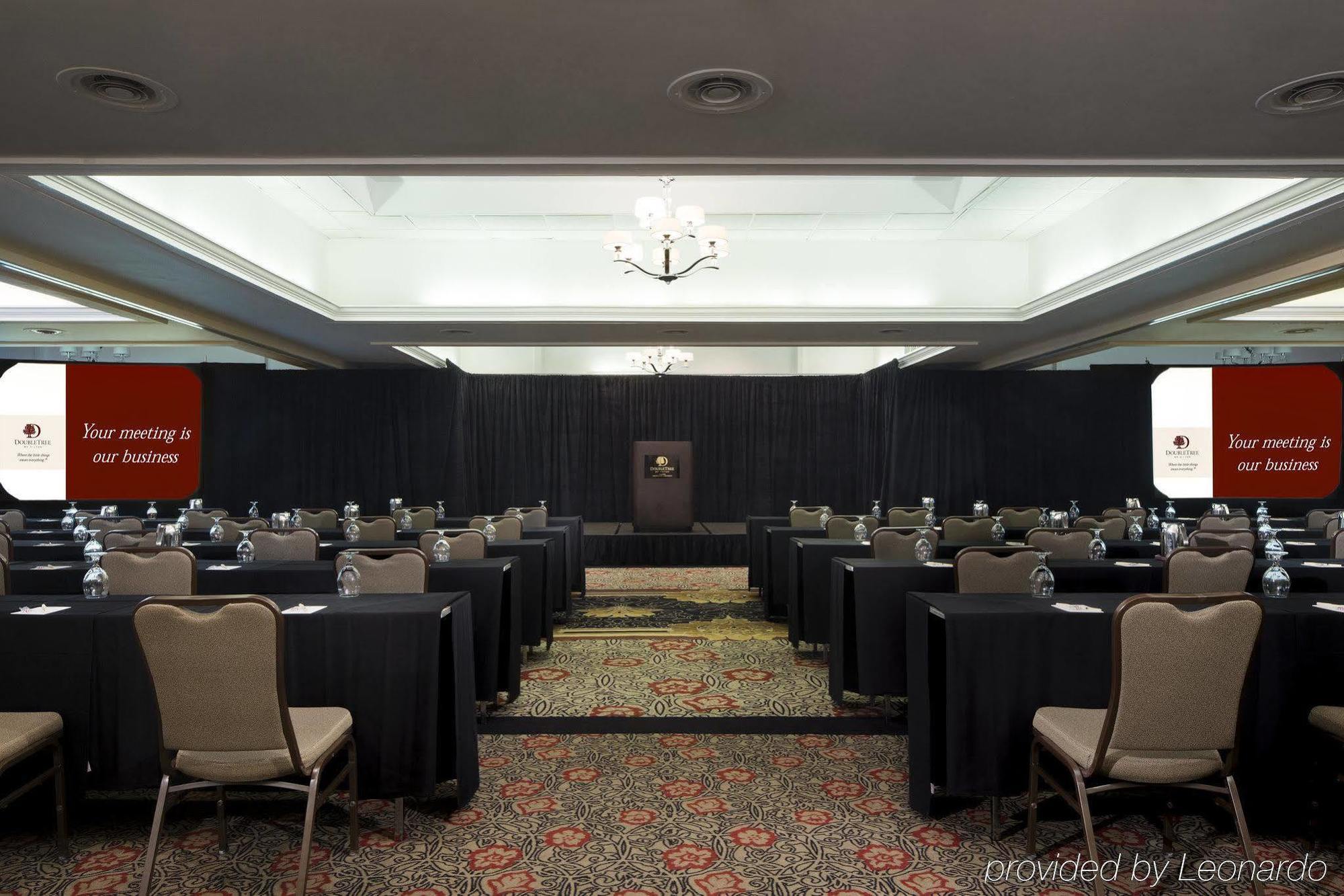 Doubletree By Hilton Hotel Raleigh - Brownstone - University Экстерьер фото