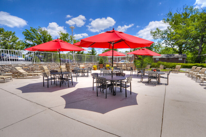 Doubletree By Hilton Hotel Raleigh - Brownstone - University Экстерьер фото