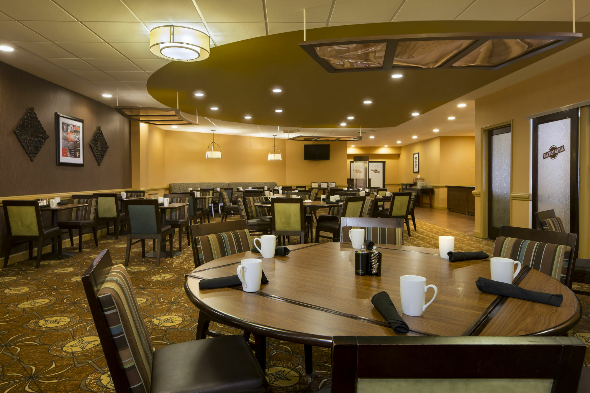 Doubletree By Hilton Hotel Raleigh - Brownstone - University Экстерьер фото