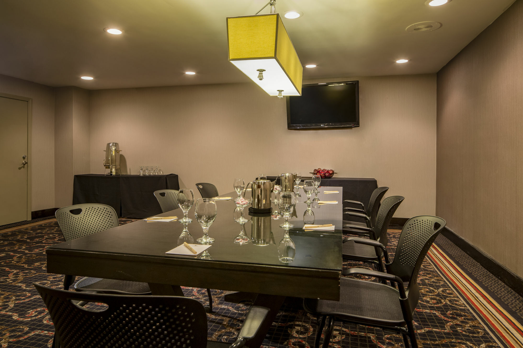 Doubletree By Hilton Hotel Raleigh - Brownstone - University Экстерьер фото