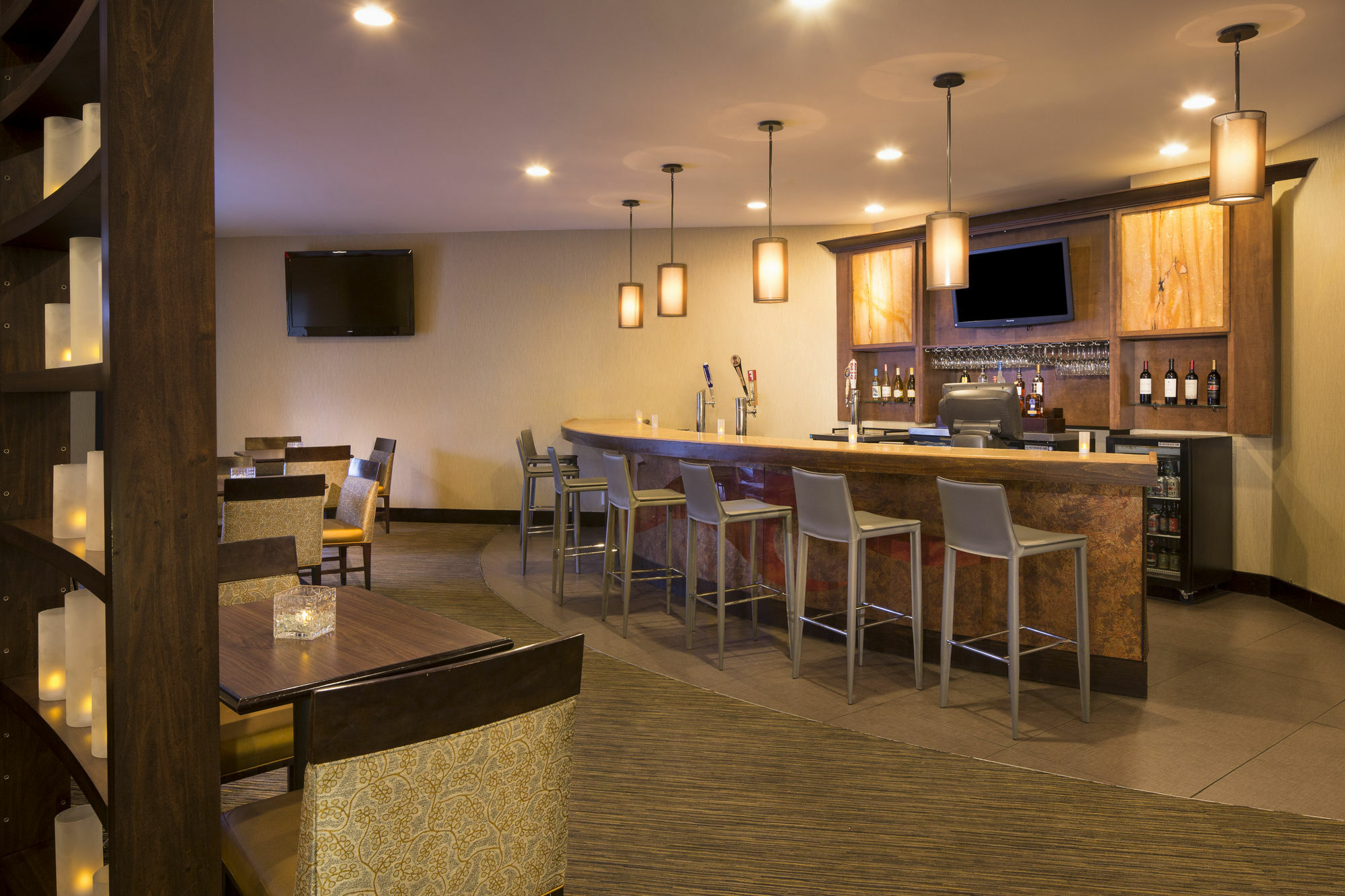 Doubletree By Hilton Hotel Raleigh - Brownstone - University Экстерьер фото