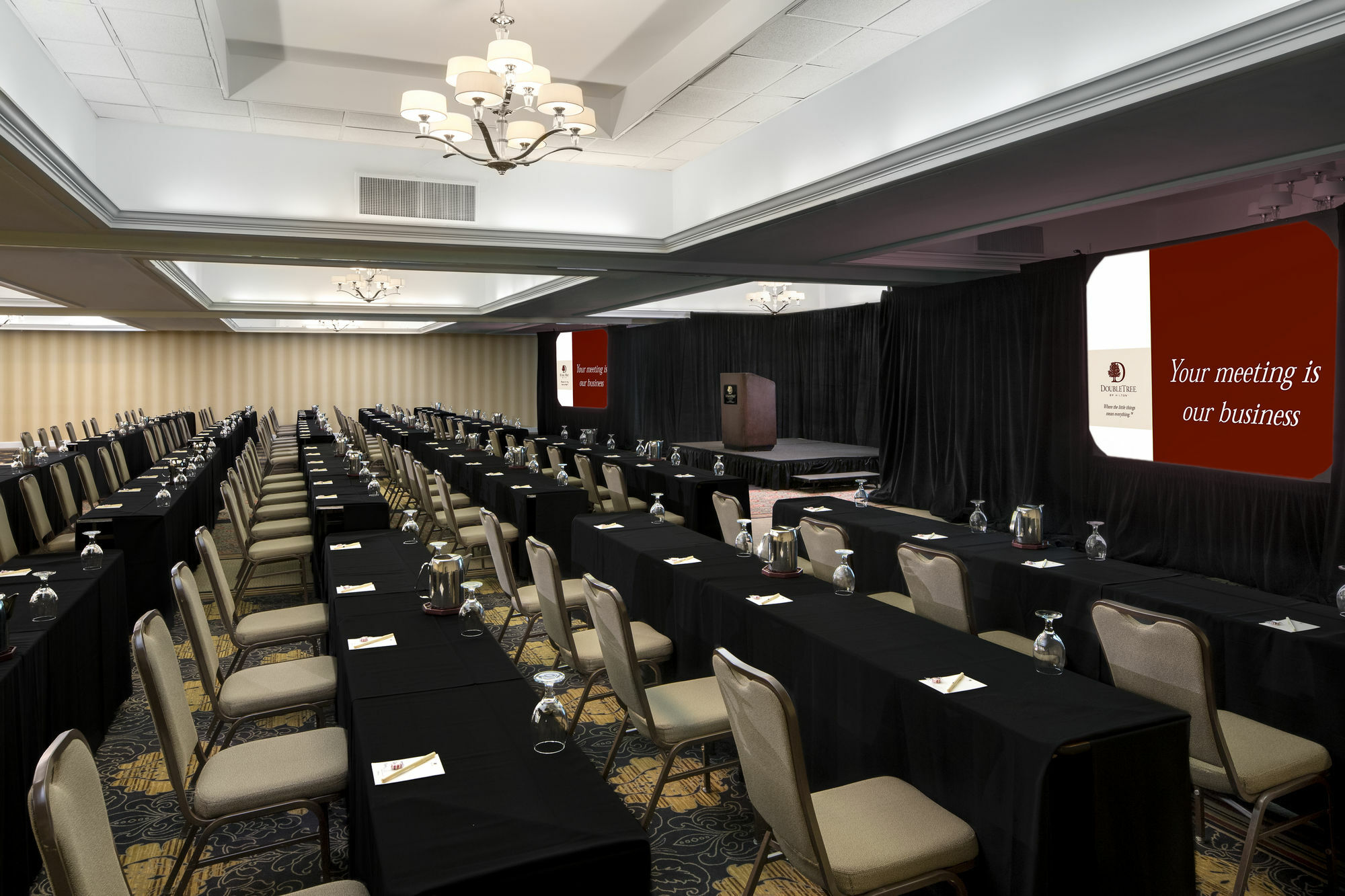 Doubletree By Hilton Hotel Raleigh - Brownstone - University Экстерьер фото