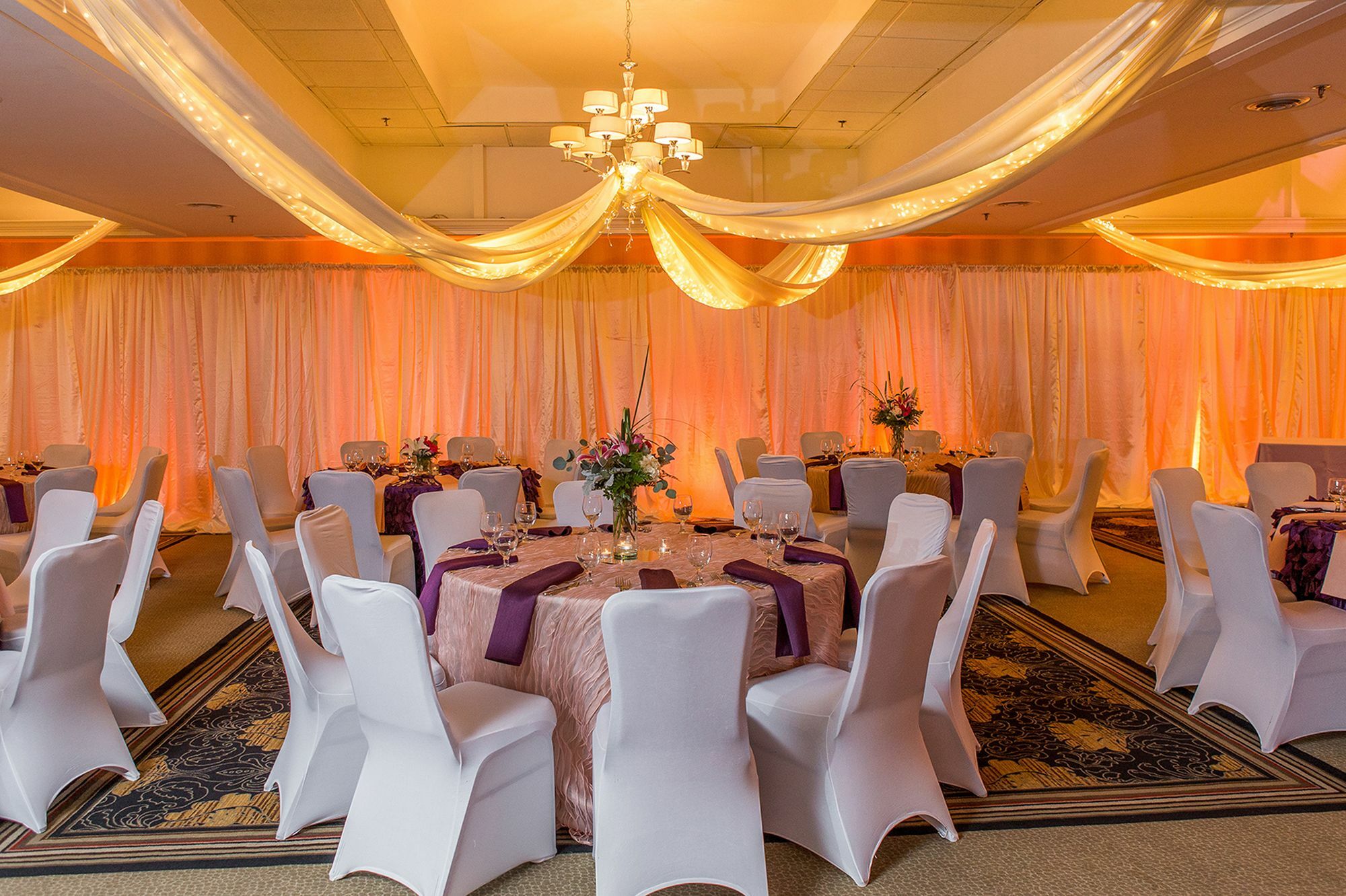 Doubletree By Hilton Hotel Raleigh - Brownstone - University Экстерьер фото