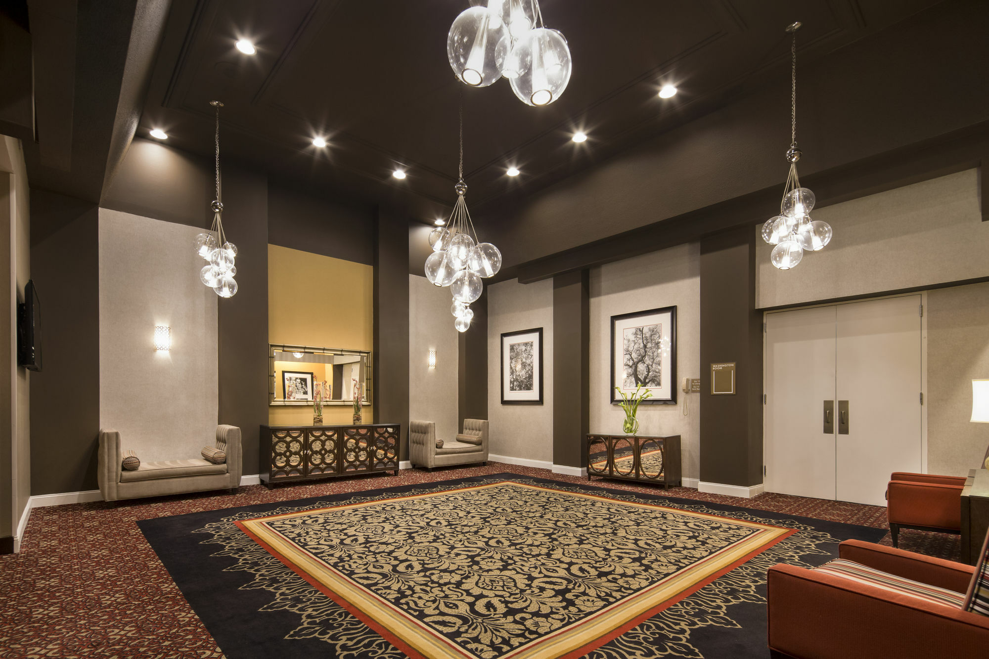 Doubletree By Hilton Hotel Raleigh - Brownstone - University Экстерьер фото
